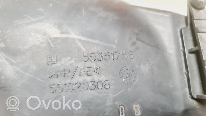 Opel Zafira B Część rury dolotu powietrza 55351756