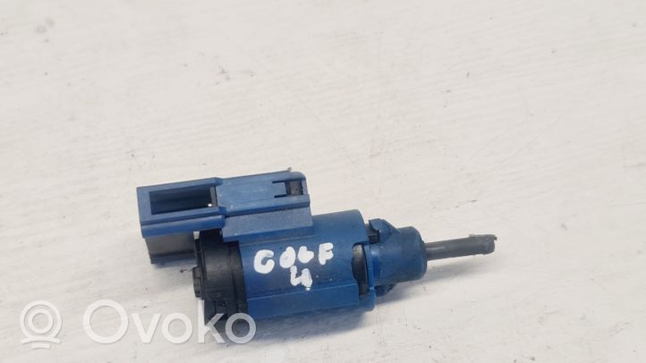 Volkswagen Golf IV Czujnik położenia pedału sprzęgła 1J0927189