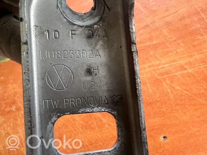 Volkswagen Bora Cerniere del vano motore/cofano 1J0823302A