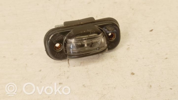 Audi 80 90 S2 B4 Lampa oświetlenia tylnej tablicy rejestracyjnej 443943191