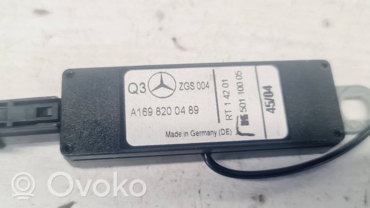 Mercedes-Benz A W169 Antenos stiprintuvas A1698200489