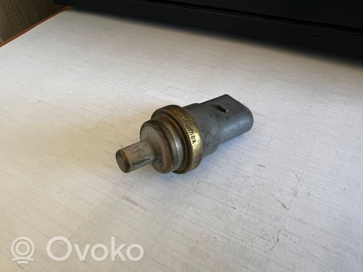 Volkswagen PASSAT B6 Sonde de température de liquide de refroidissement 06A919501