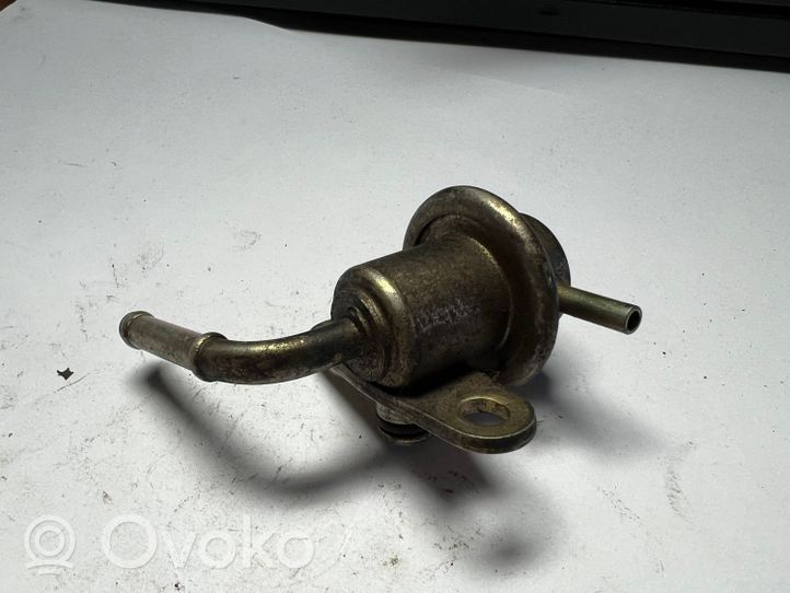 Toyota Celica T160 Sensore di pressione del carburante 2328016040