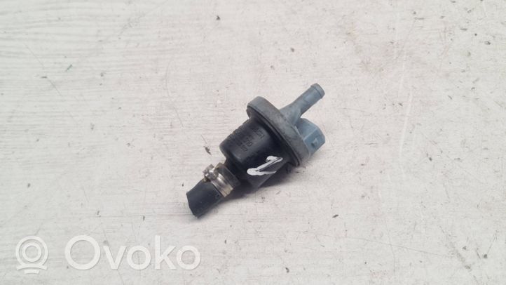 Volkswagen Polo III 6N 6N2 6NF Vacuum valve 0280142310