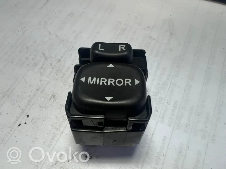 Toyota Corolla E120 E130 Wing mirror switch 183574