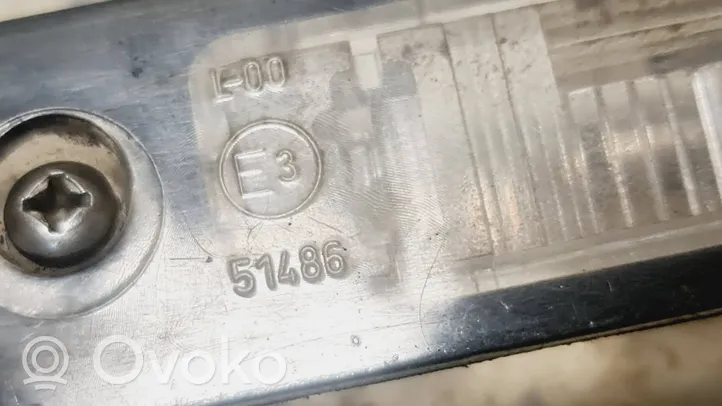 Volvo S40, V40 Éclairage de plaque d'immatriculation E351486