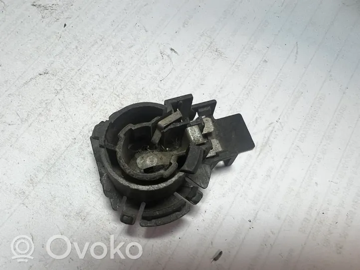 Audi 100 200 5000 C3 Galinio žibinto detalė 893945265