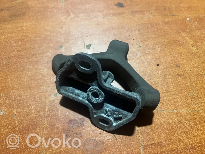 Audi A4 S4 B7 8E 8H Staffa/supporto di montaggio della marmitta 4B0253663F