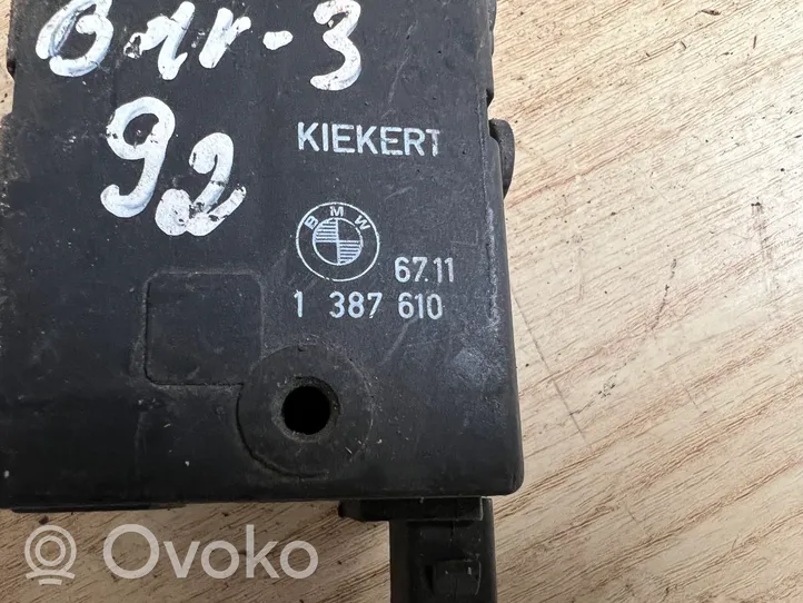 BMW 3 E30 Keskuslukituksen moottori 67111387610