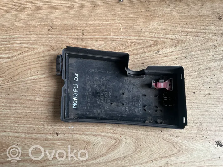 Ford Mondeo Mk III Fuse box cover 3M5T14A076AC