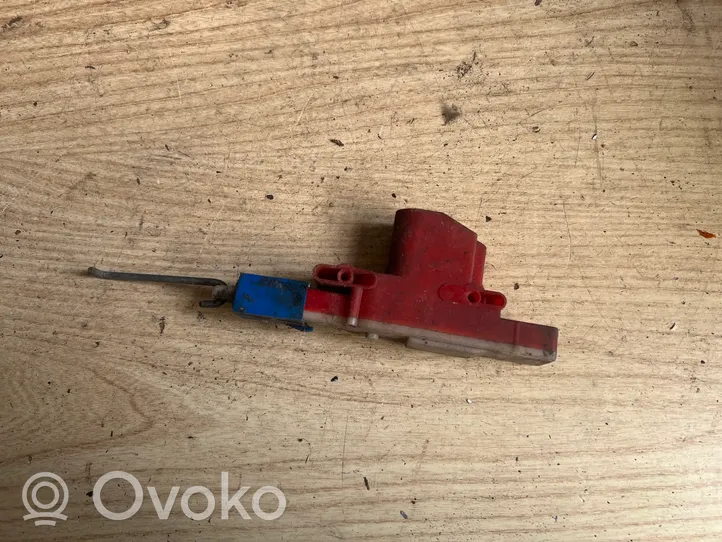 BMW 3 E30 Stellmotor Zentralverriegelung 1377141