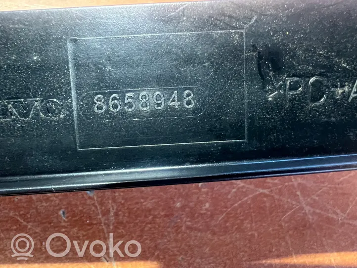 Volvo V70 Kolmas/lisäjarruvalo 8658948