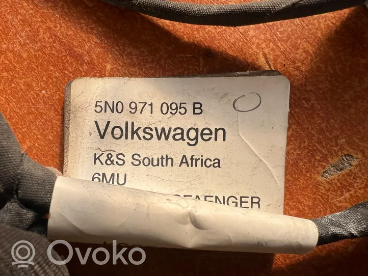 Volkswagen Tiguan Pysäköintitutkan anturin johtosarja (PDC) 5N0971095B