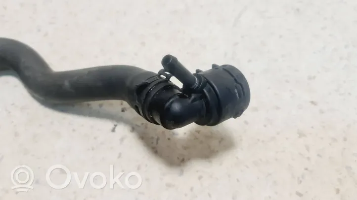 Volkswagen Tiguan Tuyau de liquide de refroidissement moteur 1K0122291R