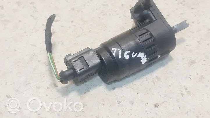 Volkswagen Tiguan Pompa spryskiwacza szyby przedniej / czołowej 1K6955651