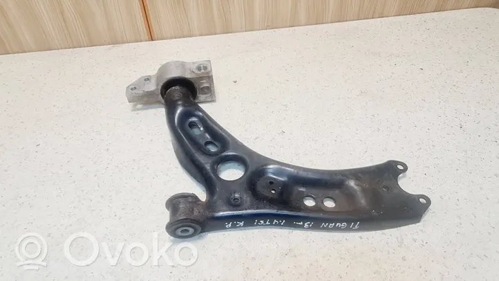 Volkswagen Tiguan Front lower control arm/wishbone 5N0407151