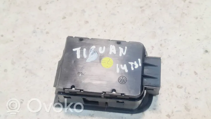 Volkswagen Tiguan Przycisk / Włącznik hamulca ręcznego 5N0927225XSJ