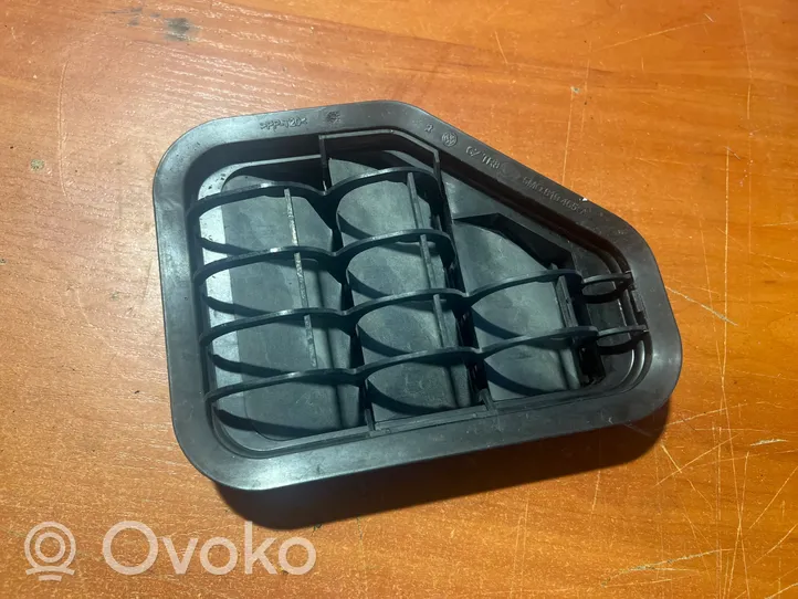 Volkswagen Tiguan Quarter panel pressure vent 5M0819465A