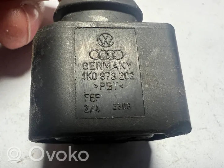 Volkswagen PASSAT B6 Kiti laidai/ instaliacija 1K0973202
