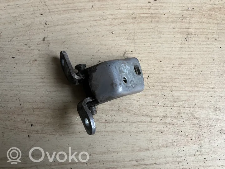 Ford Mondeo Mk III Front door lower hinge 93BBF26800AK