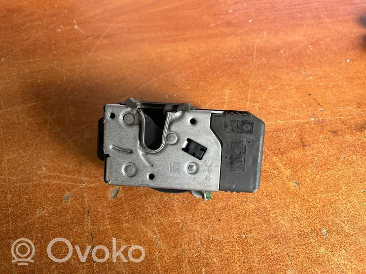 Opel Meriva A Front door lock 13154792