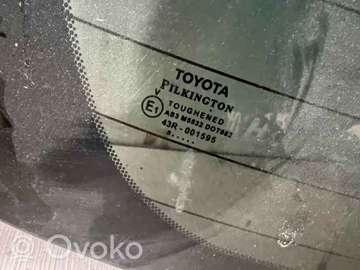 Toyota Avensis T250 Parabrezza posteriore/parabrezza 
