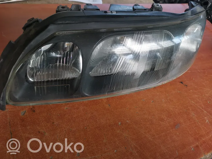 Volvo S60 Lampa przednia 89006822