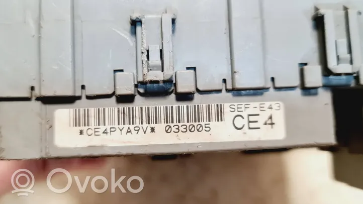 Honda Accord Saugiklių blokas SEFE43