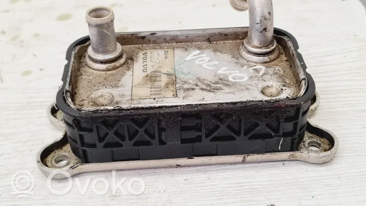 Volvo S80 Supporto di montaggio del filtro dell’olio 9496494