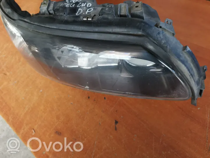 Volvo S60 Lampa przednia 89008267