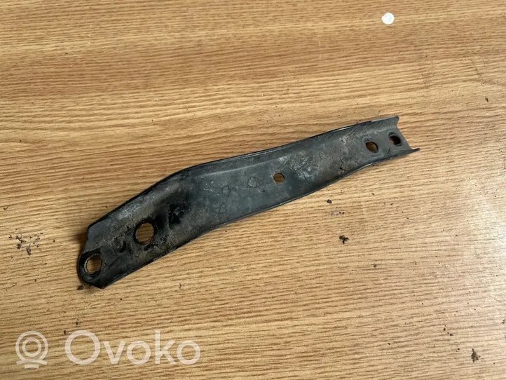 Skoda Fabia Mk1 (6Y) Kita variklio skyriaus detalė 6Y0823574