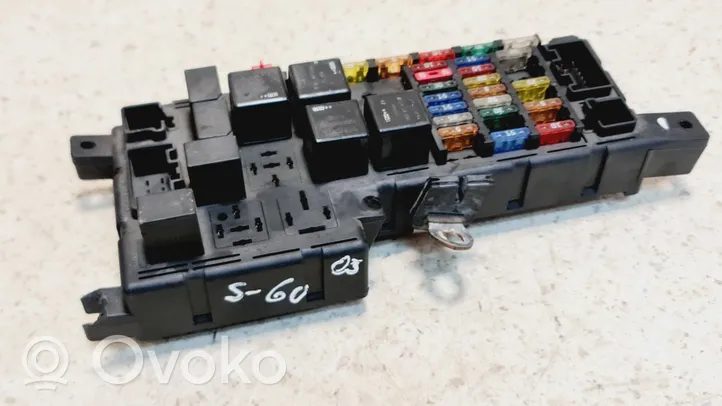 Volvo S60 Module de fusibles 8678449