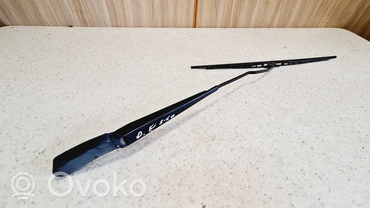 Volvo S60 Front wiper blade arm 8624246