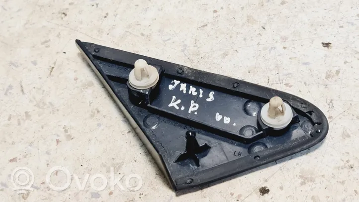 Toyota Yaris Panel wykończeniowy błotnika 6011852010