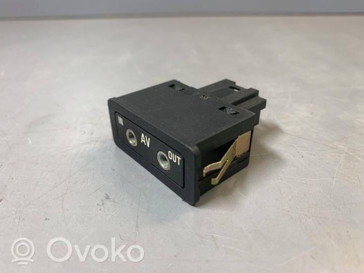 BMW X5 E53 Connettore plug in USB 8368346