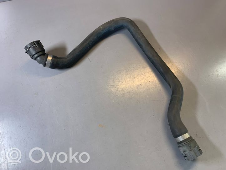 BMW 7 E65 E66 Tuyau de liquide de refroidissement moteur 8384912