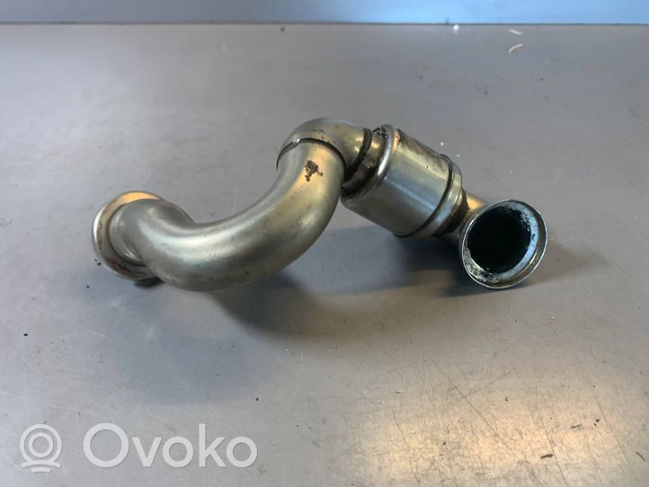 BMW 5 E39 Tuyau de raccordement solide EGR 11712354039