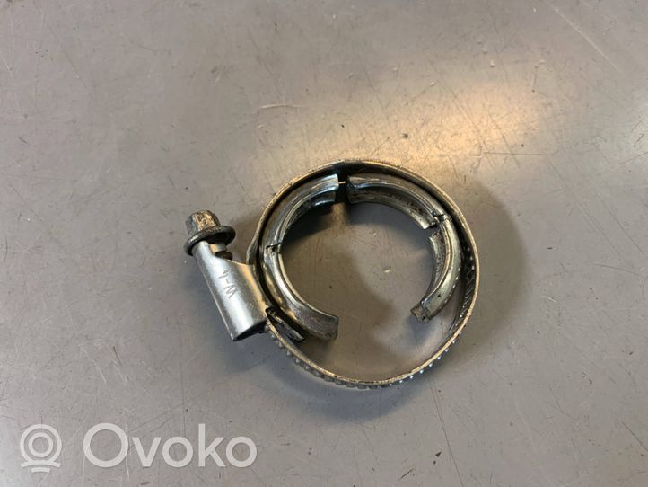 BMW 7 E38 Linea/tubo flessibile della valvola EGR 11717786146