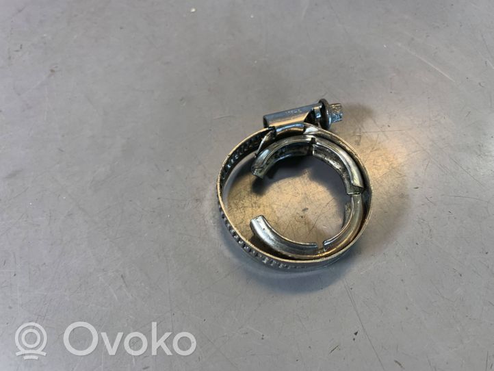 BMW X3 E83 EGR vamzdelis (-iai)/ žarna (-os) 11717786146