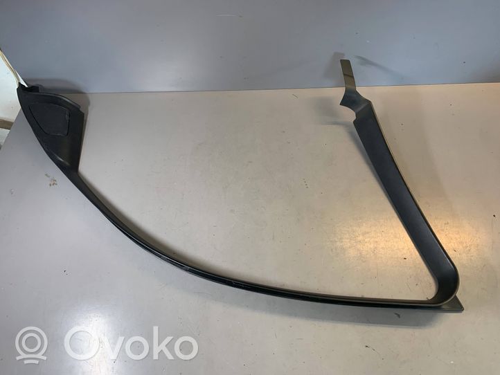 BMW 1 E81 E87 Moulure de vitre de la porte avant 7121145