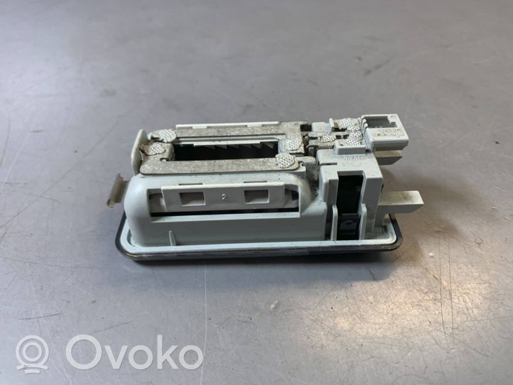 BMW X5 E53 Lampka podsufitki tylna 6948173