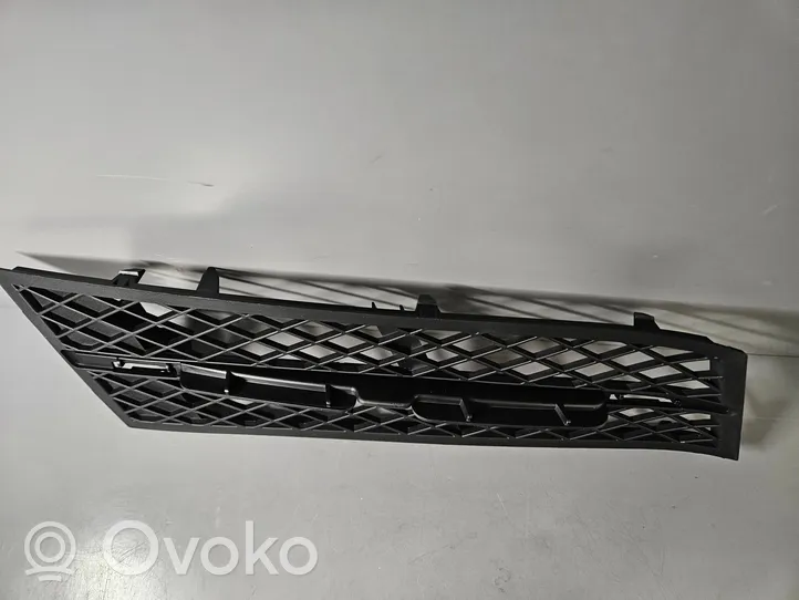 BMW 5 F10 F11 Grille inférieure de pare-chocs avant 7200698