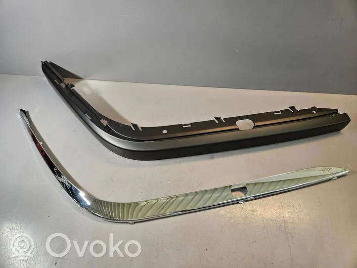 BMW 7 E38 Front bumper splitter molding 8125310