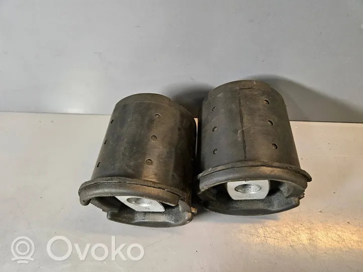 BMW 7 E38 Bras de suspension arrière 1090956