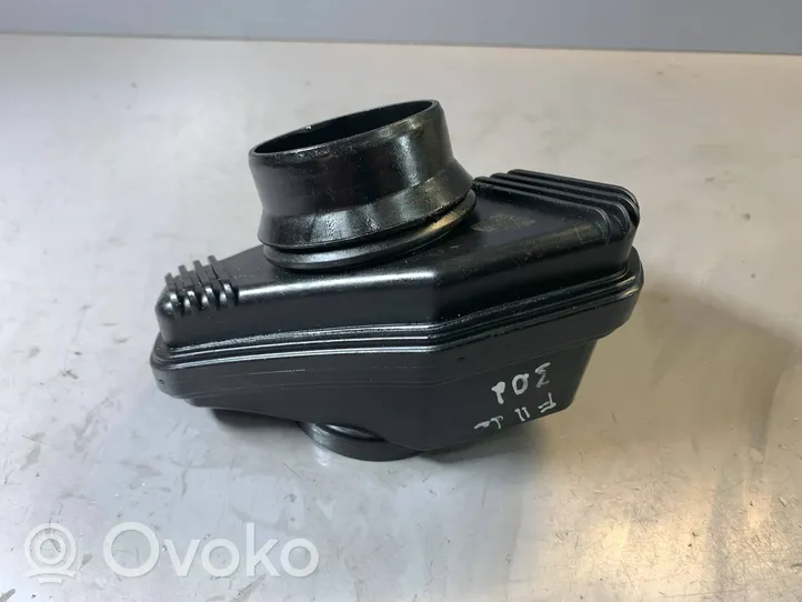 BMW 5 F10 F11 Część rury dolotu powietrza 8513672