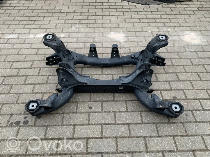 BMW X5 E70 Belka osi tylnej 33316863815