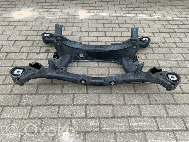 BMW X5 E70 Belka osi tylnej 33316863815