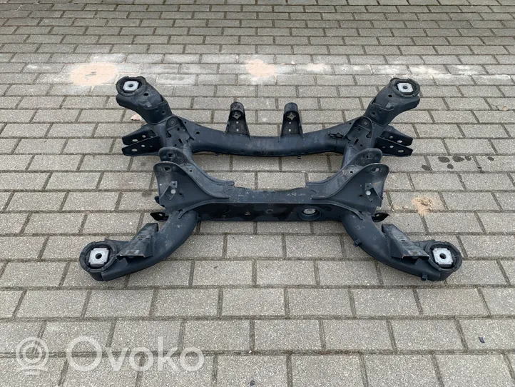 BMW X6 E71 Belka osi tylnej 33316863815