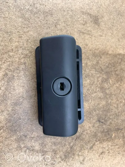 BMW 3 E46 Glove box lock 51168163017