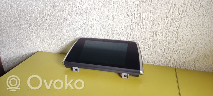 BMW 2 F46 Monitor / wyświetlacz / ekran 8803368